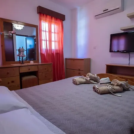 Droushia Corner House Dhrousha
