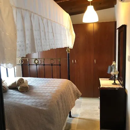 Droushia Corner House Holiday home *
